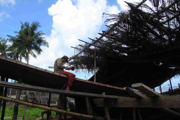 Pembuatan-Perahu-Pinisi-1 Pembuatan-Perahu-Pinisi-1