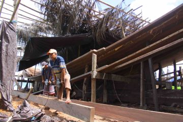 Pembuatan-Perahu-Pinisi-4 Pembuatan-Perahu-Pinisi-4